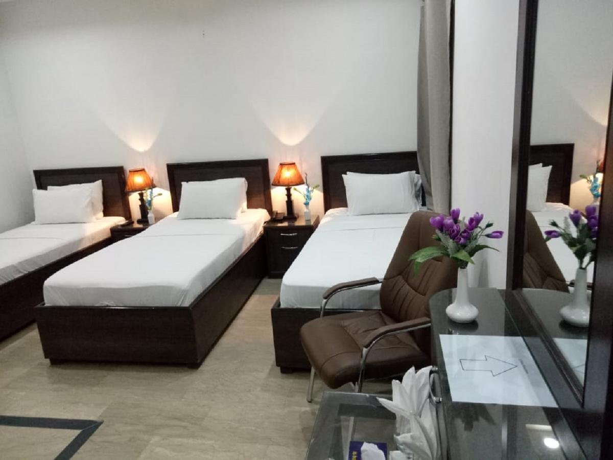 Al-Fateh Hotel Лахор Екстериор снимка