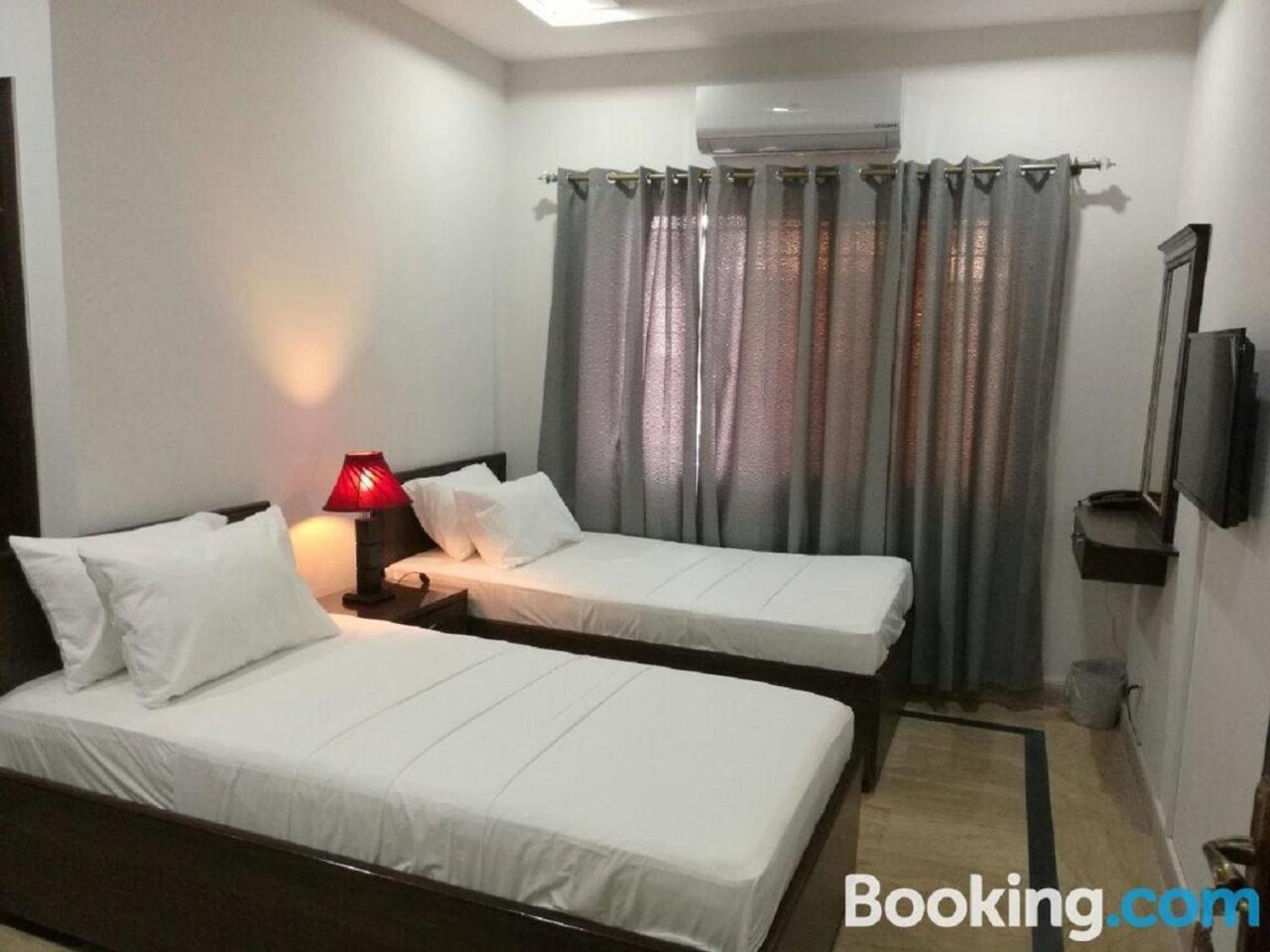 Al-Fateh Hotel Лахор Екстериор снимка