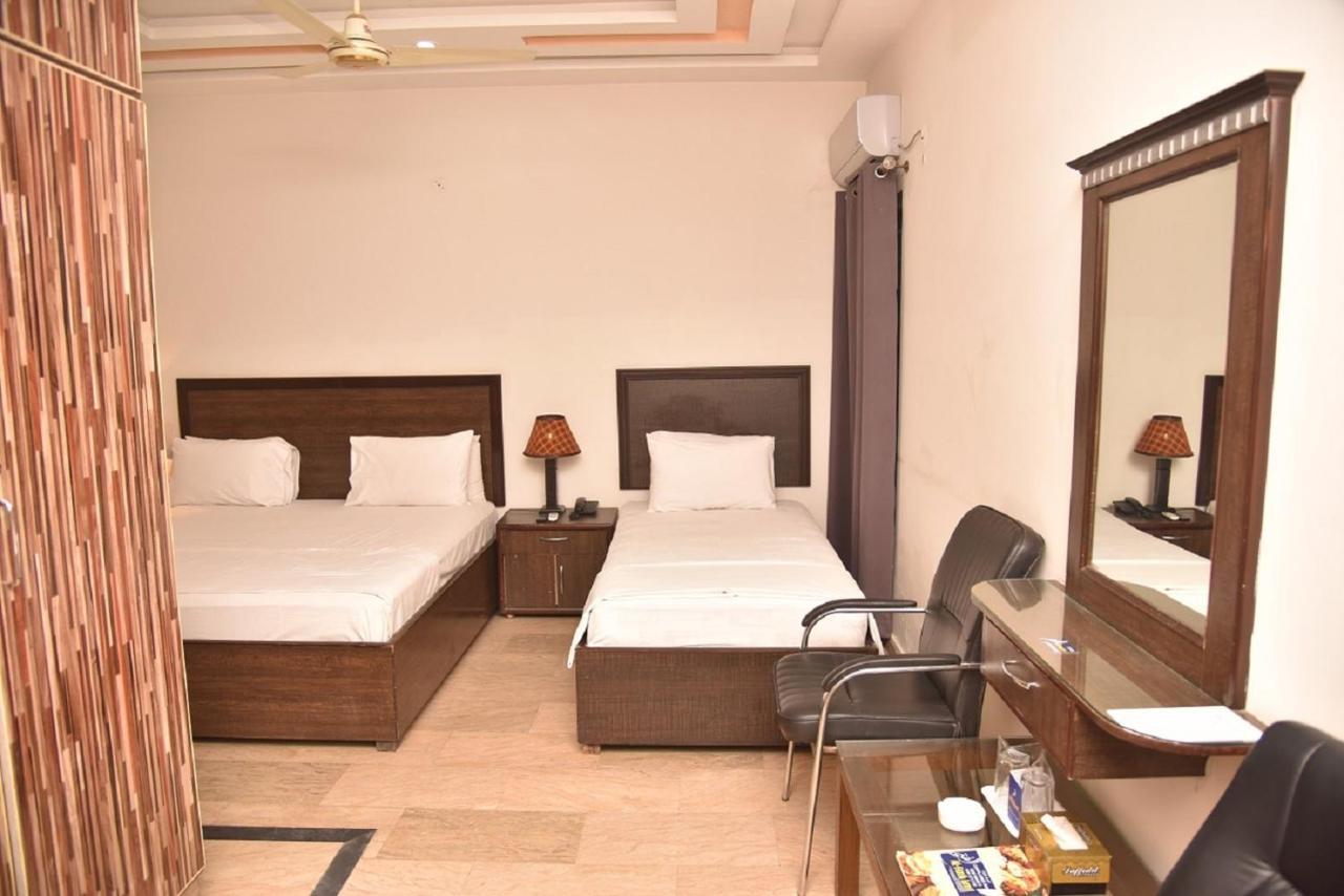 Al-Fateh Hotel Лахор Екстериор снимка